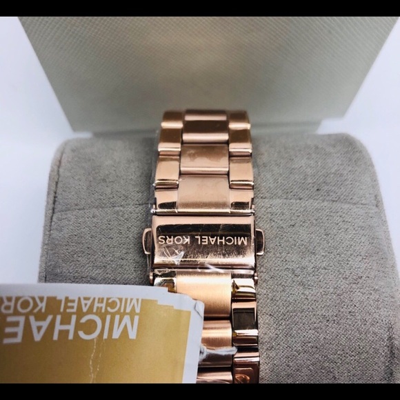 NWT - Michael Kors Rose Gold Watch - Picture 2 of 6